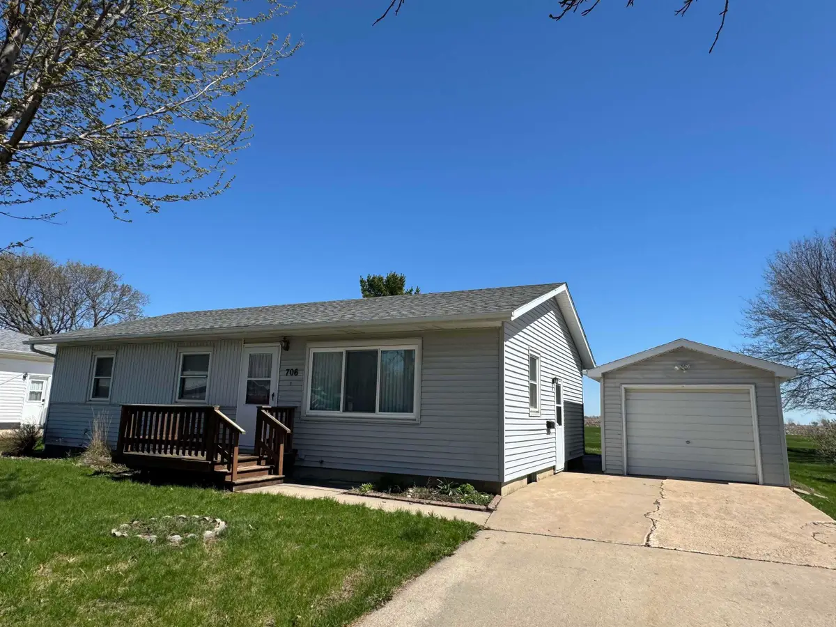 706 Cherry Street, Allison, IA 50602 - #1