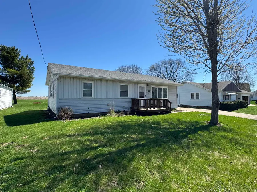 706 Cherry Street, Allison, IA 50602 - #2