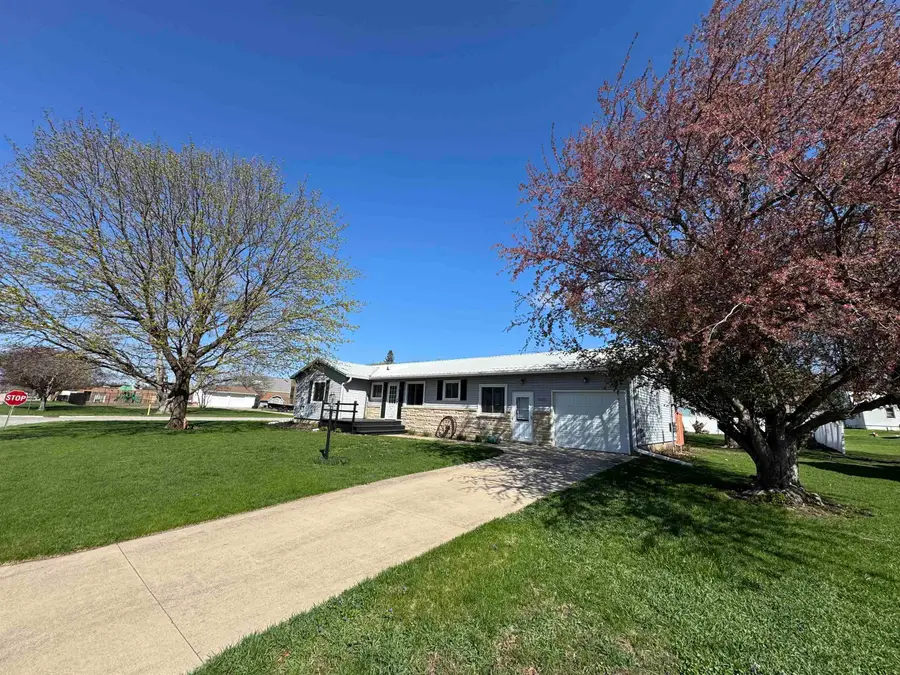 1111 5th Avenue, Ackley, IA 50601 - #3