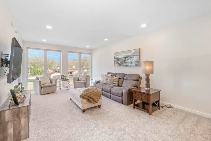 4025 Cedar Heights Drive #8, Cedar Falls, IA 50613 - #3