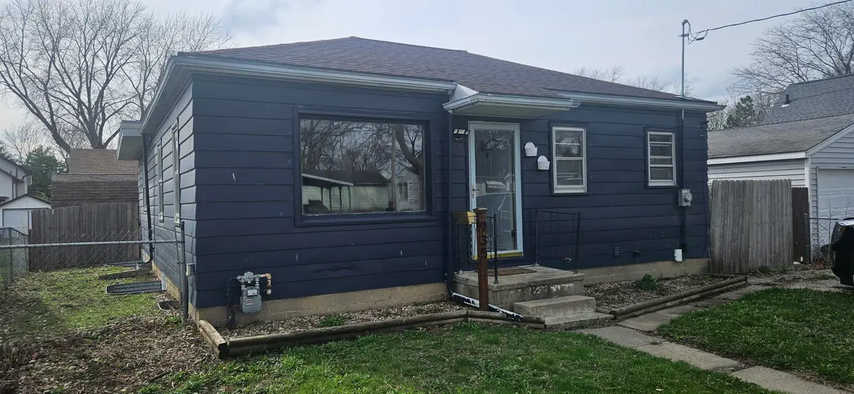 935 Adrian, Waterloo, IA 50703 - #1