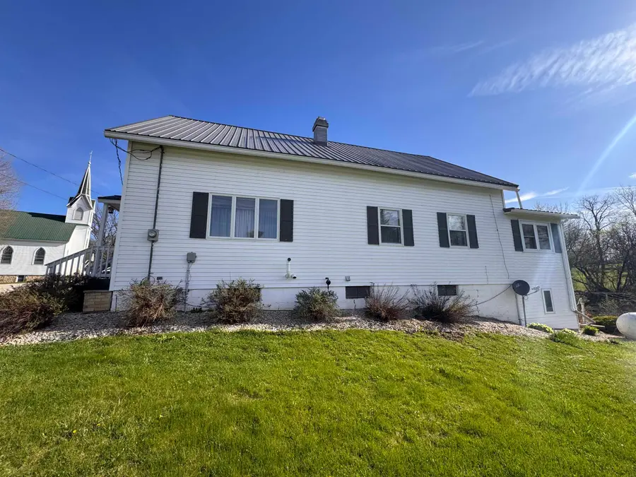 90 Main Street, Waterville, IA 52170 - #3