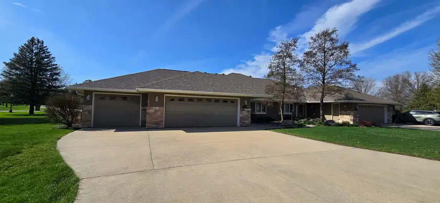 503 Sunset Place, Charles City, IA 50616 - #2