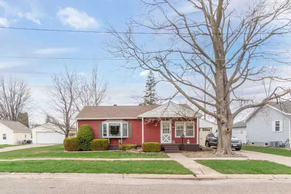 324 South Street, Sumner, IA 50674