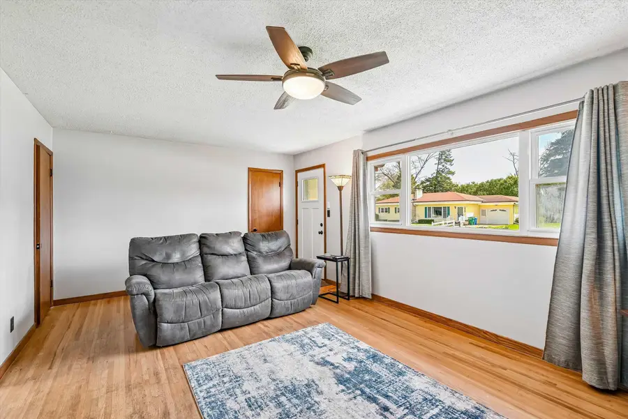 1904 NW 2nd Avenue, Waverly, IA 50677 - #3