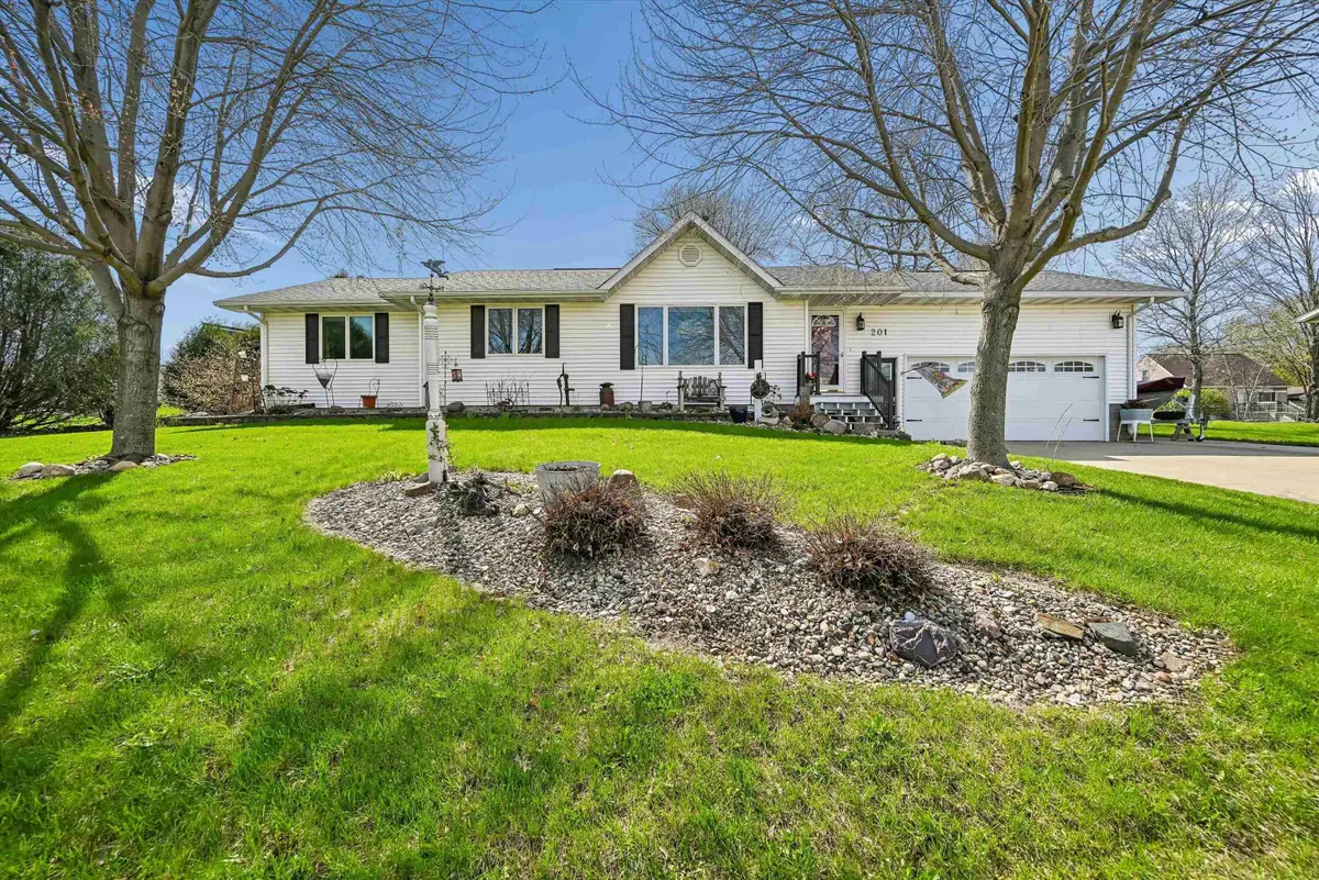 201 Elm Street, Waverly, IA 50677 - #1