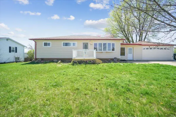 2509 Viking Place, Cedar Falls, IA 50613