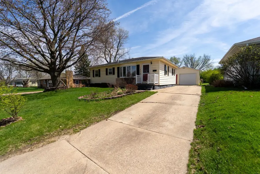 1850 Byron Avenue, Waterloo, IA 50702 - #2