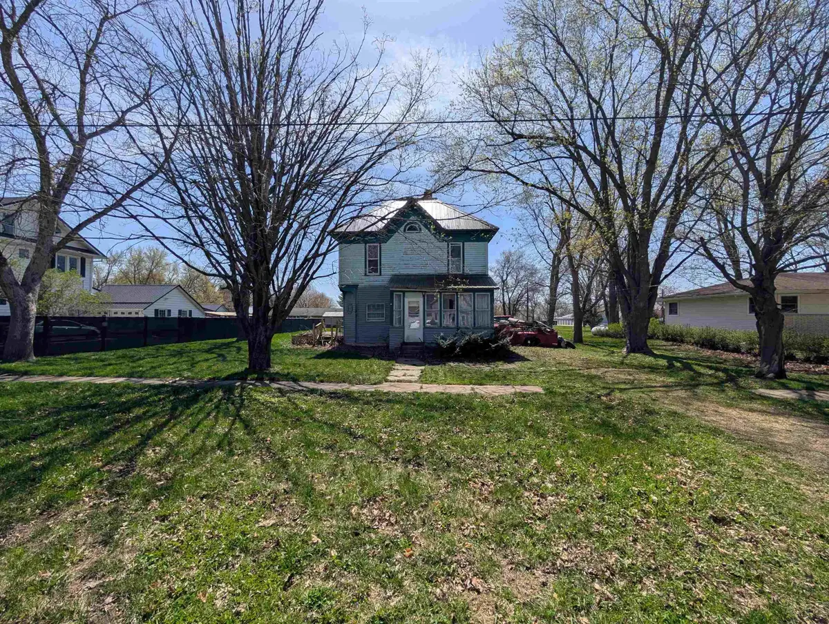 808 W Main Street, Elma, IA 50628 - #1