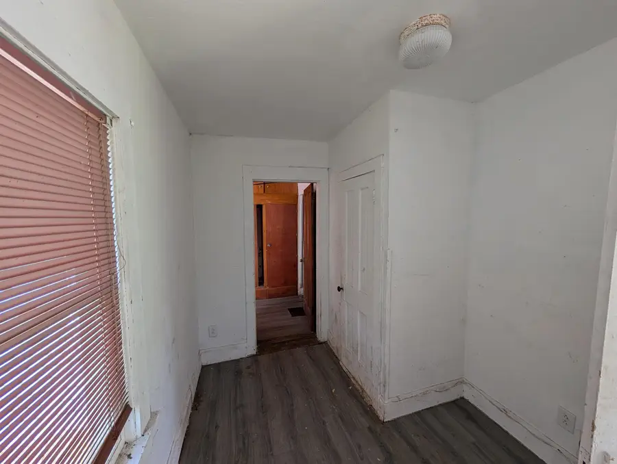 808 W Main Street, Elma, IA 50628 - #3