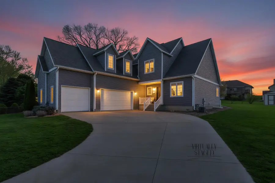 203 Alvarado Avenue, Cedar Falls, IA 50613 - #2