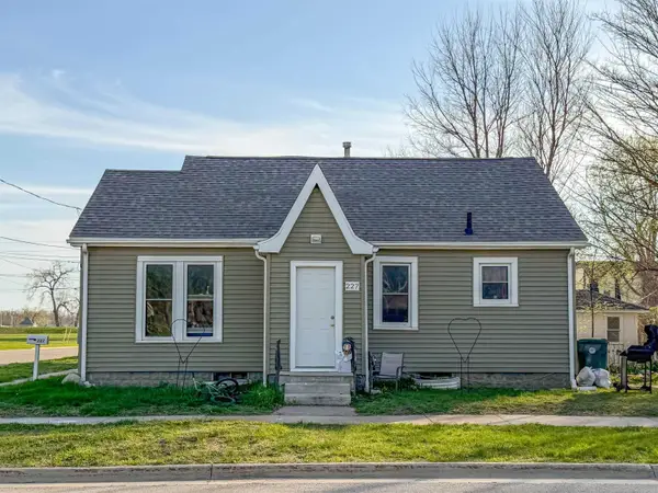 227 E 10th Street, Waterloo, IA 50703