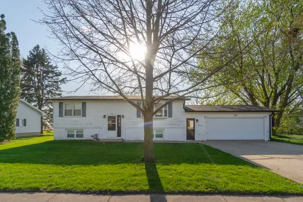 711 Malone Avenue, Readlyn, IA 50668