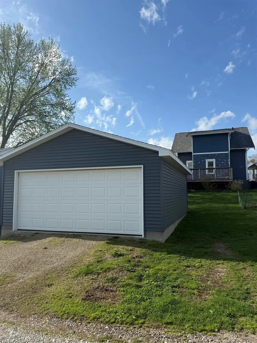 1529 Hawthorne Avenue, Waterloo, IA 50702 - #3