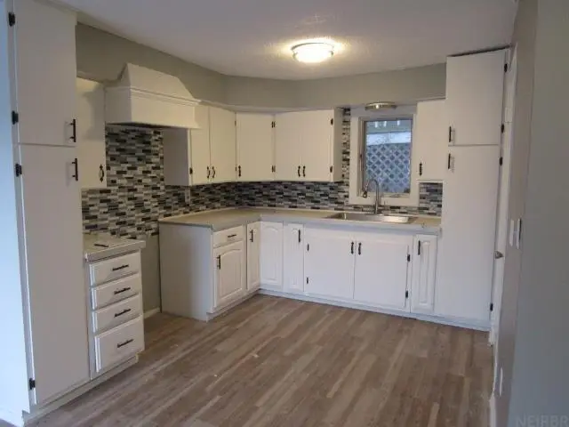 105 N High Street, Anamosa, IA 52205 - #2