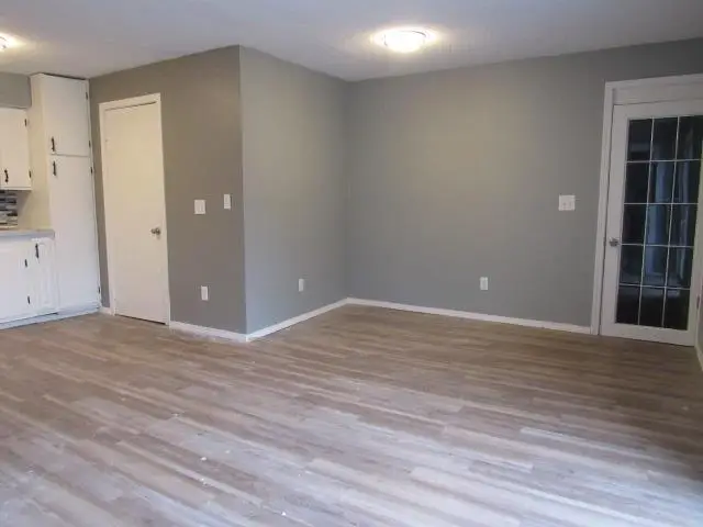 105 N High Street, Anamosa, IA 52205 - #3