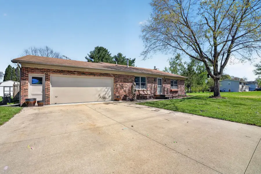 430 N Kelly Street, Shell Rock, IA 50670 - #2