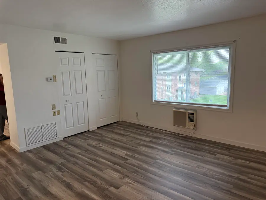 1110 Dorren Avenue, Waterloo, IA 50701 - #3