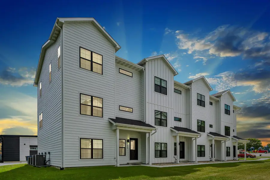 160 S 15th Street, Clear Lake, IA 50428 - #3