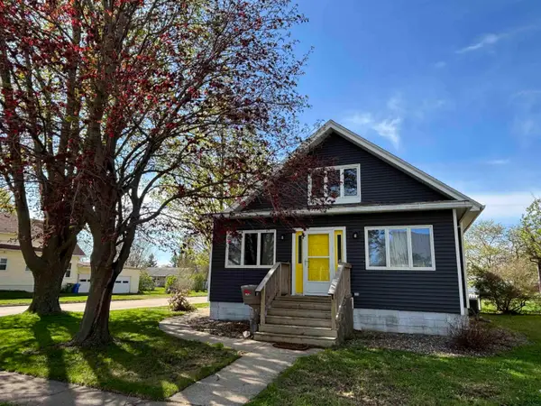 631 Gillette Avenue, Cresco, IA 52136