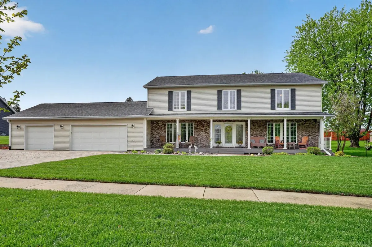 2124 Minnetonka Drive, Cedar Falls, IA 50613 - #1