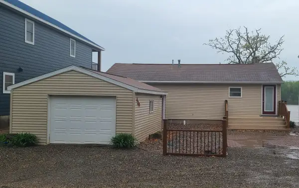 420 River View Road, Guttenberg, IA 52052