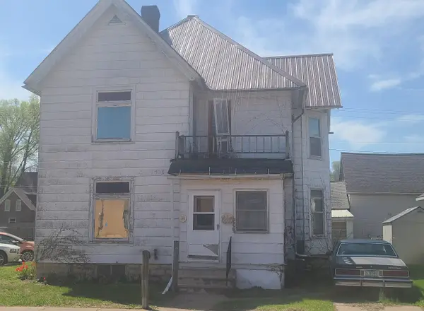 204 S River Park Drive, Guttenberg, IA 52052