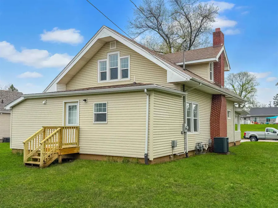 413 4th Street, Gladbrook, IA 50635 - #3