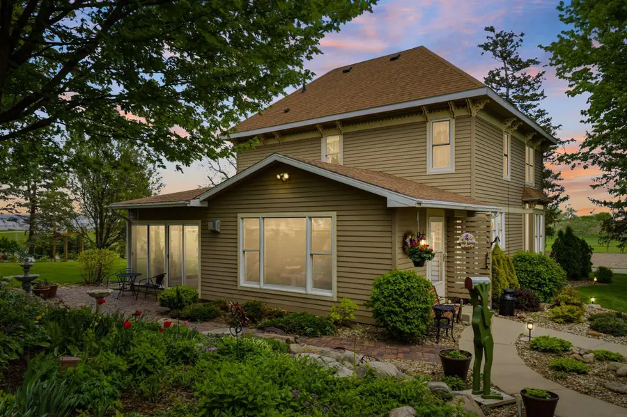 5736 Hammond Avenue, Waterloo, IA 50701 - #2