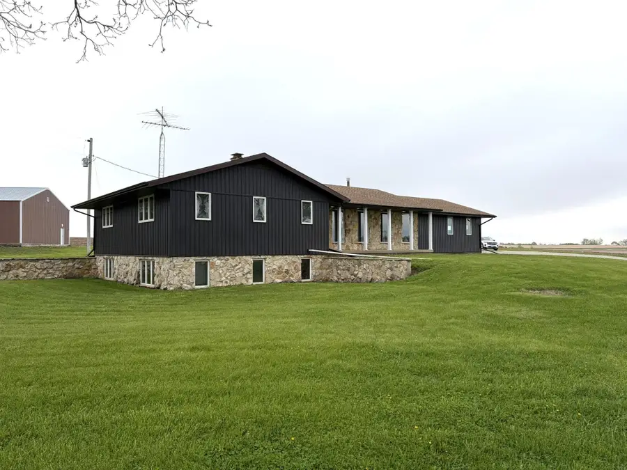 329 Wren Avenue, Ackley, IA 50601 - #3