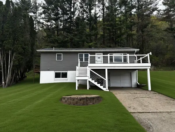 357 Terrace Drive, New Albin, IA 52160