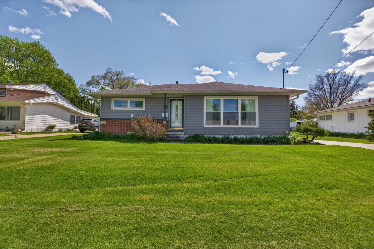 1710 E Mitchell Avenue, Waterloo, IA 50702 - #1