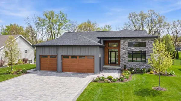 1725 Timberline Drive, Evansdale, IA 50707