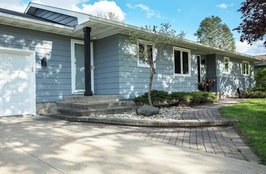 109 16th St Sw, Waverly, IA 50677 - #2