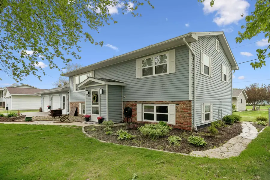 255 7th Street, Jesup, IA 50648 - #2