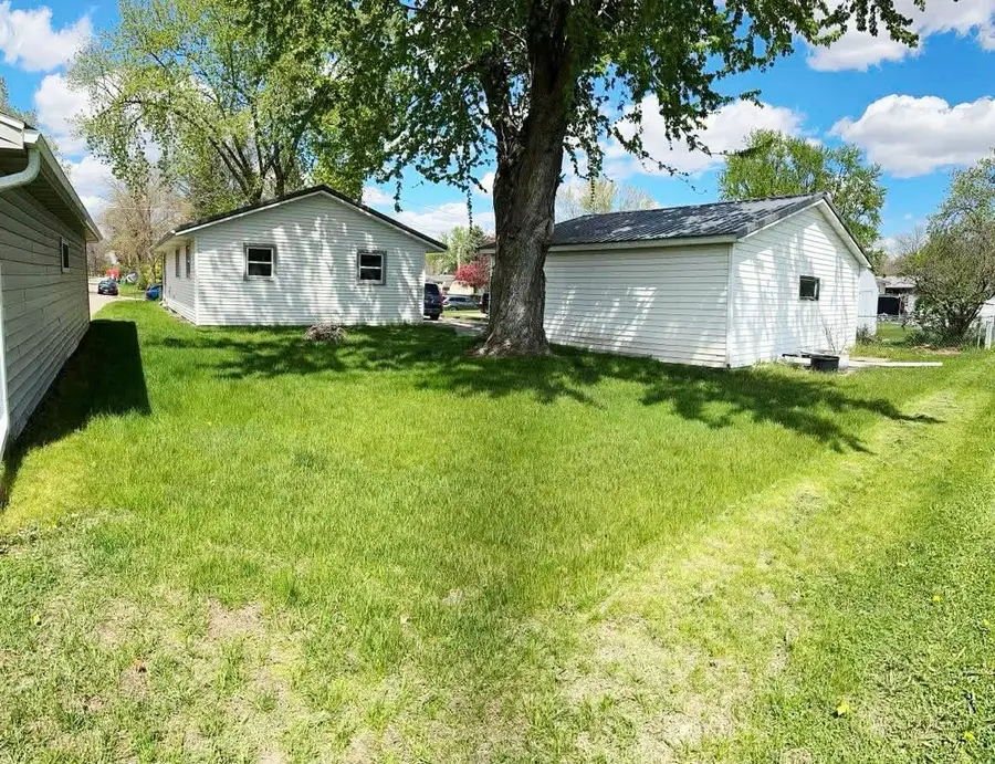 1100 18th Avenue, Charles City, IA 50616 - #2