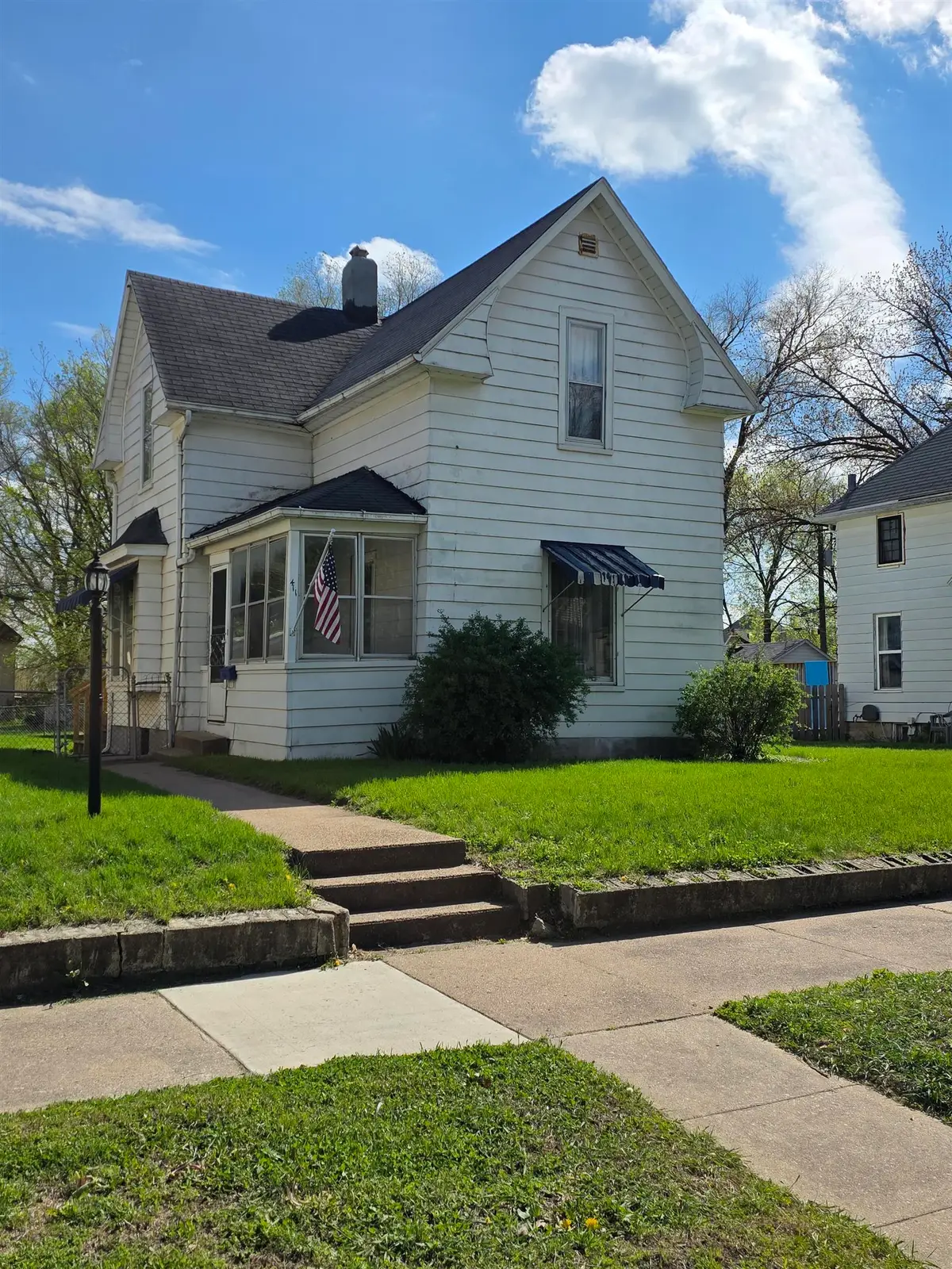 411 Edwards Street, Waterloo, IA 50703 - #1
