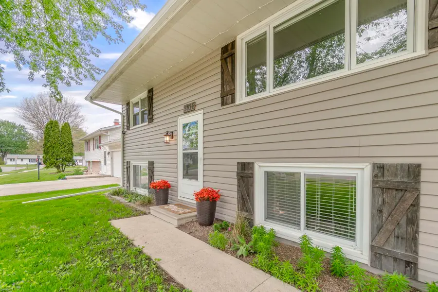 3031 Bethel Street, Waterloo, IA 50702 - #2