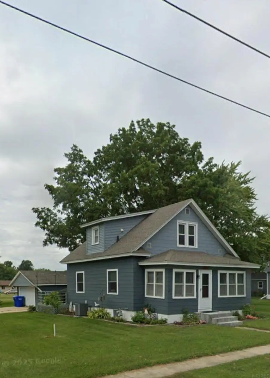 106 7th Ave Nw, Oelwein, IA 50662 - #1