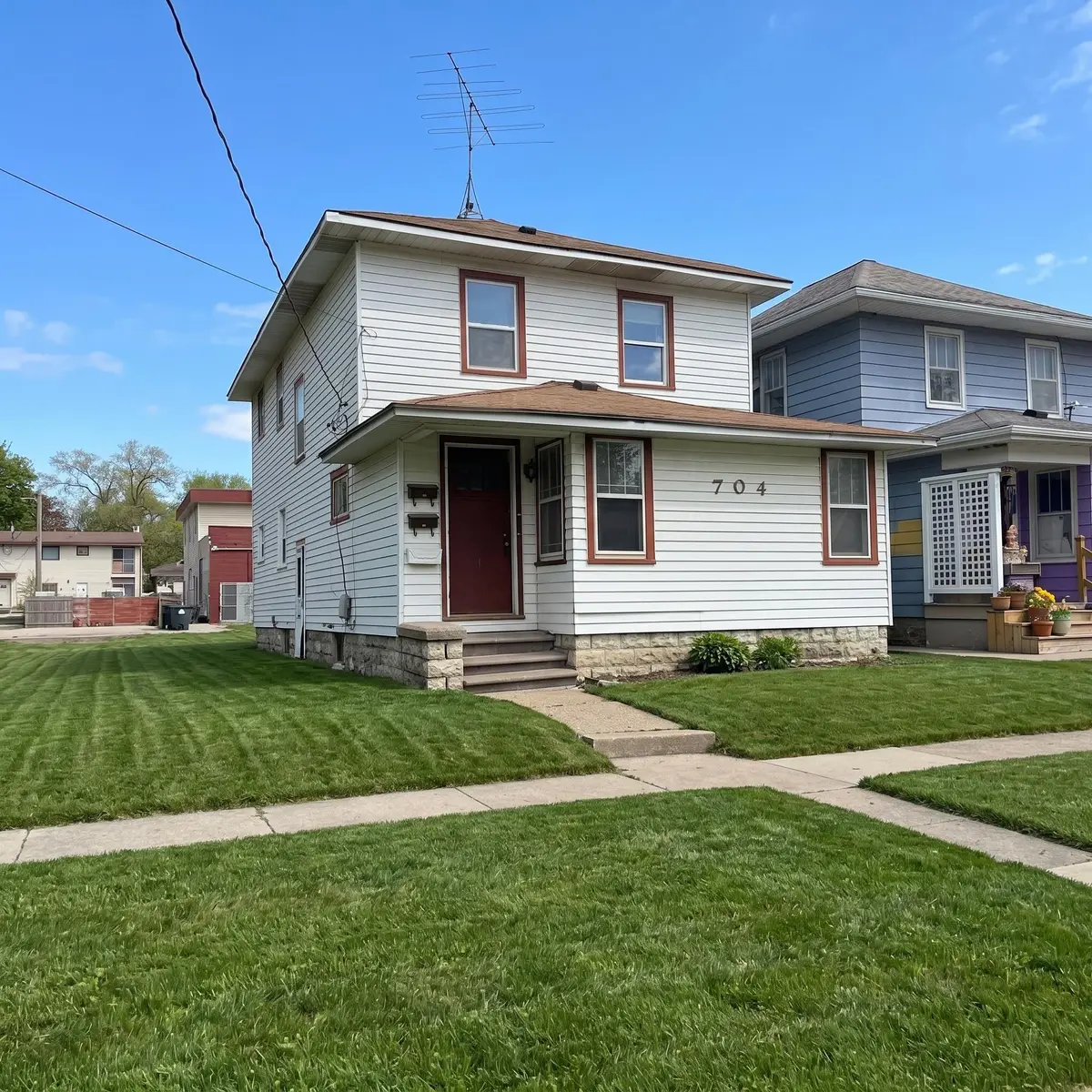 704 W 1st Street, Waterloo, IA 50701 - #1