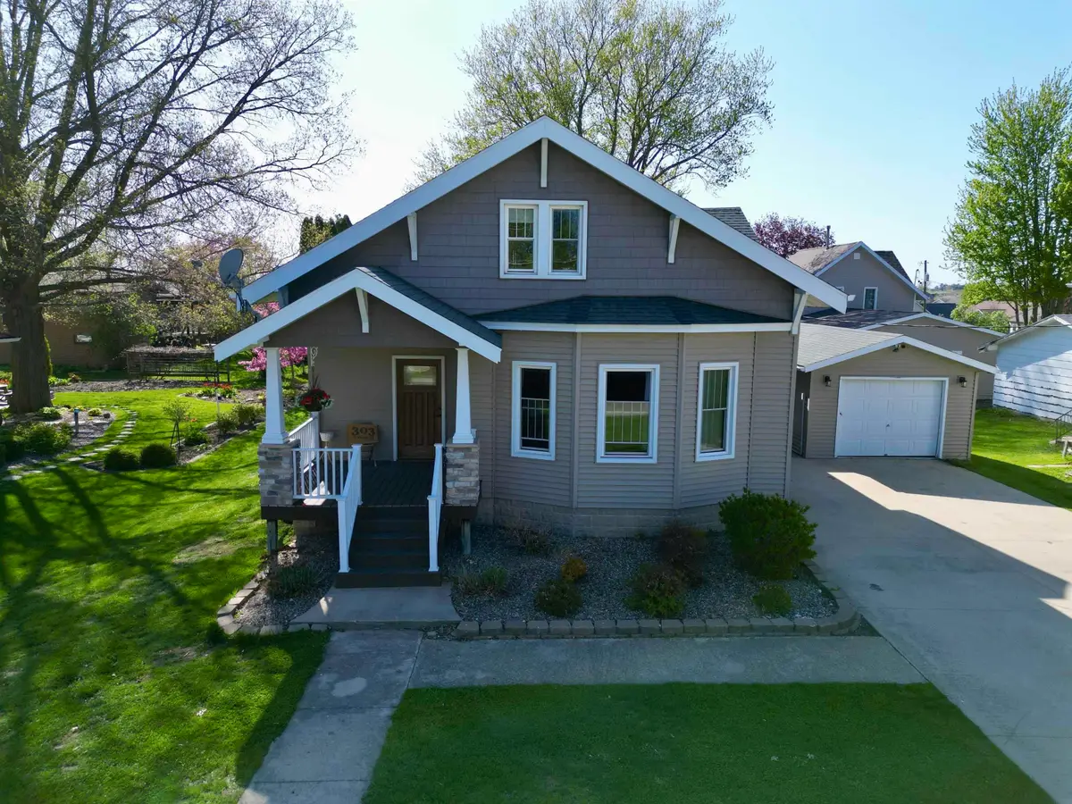 303 S West Street, Calmar, IA 52132 - #1
