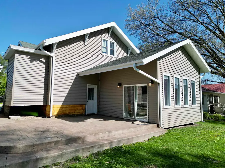 303 S West Street, Calmar, IA 52132 - #3