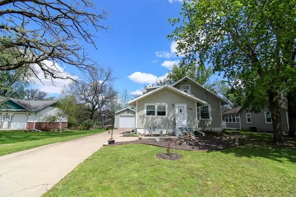 708 17th Avenue, Eldora, IA 50627