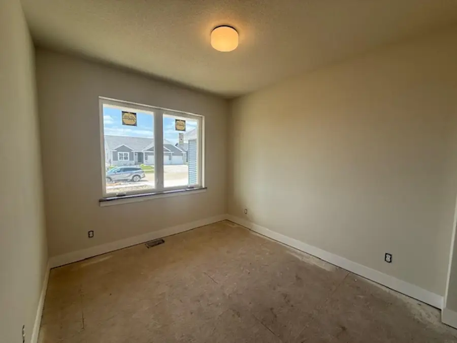 2813 Autumn Woods Drive, Cedar Falls, IA 50613 - #3