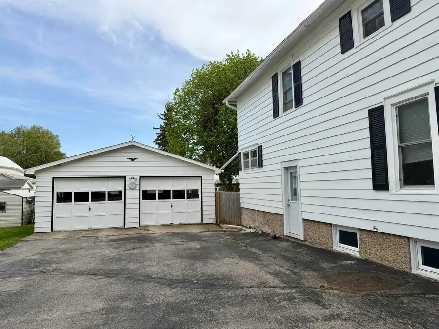 15 NE 5th Avenue, Waukon, IA 52172 - #3