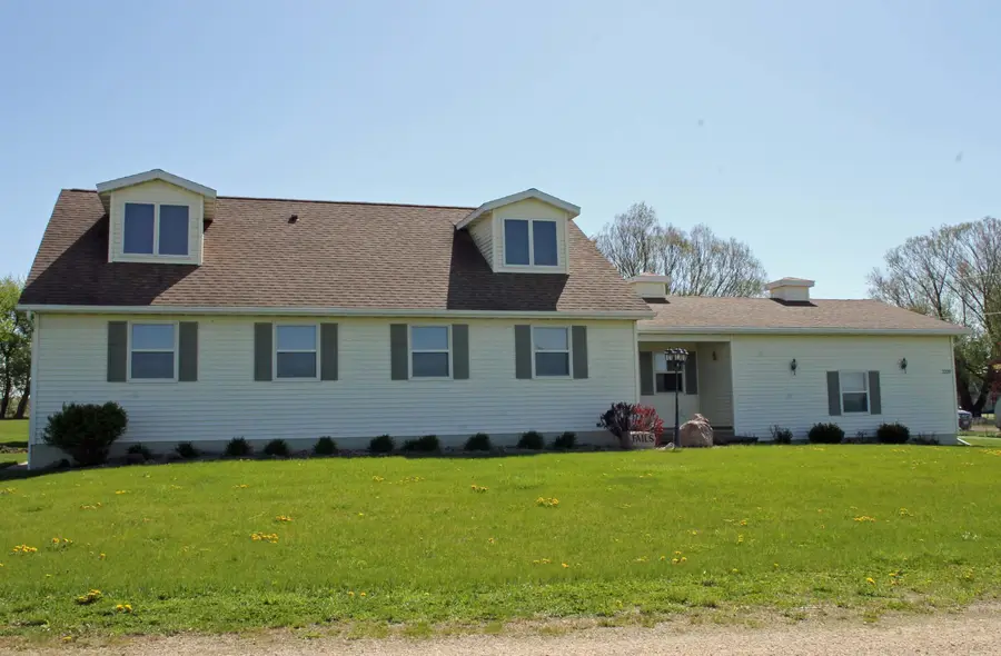 2229 Larrabee Avenue, Waverly, IA 50677 - #2