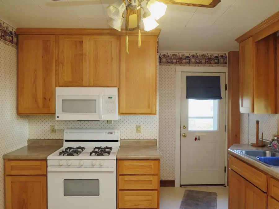 305 S Mill Street, Decorah, IA 52101 - #2