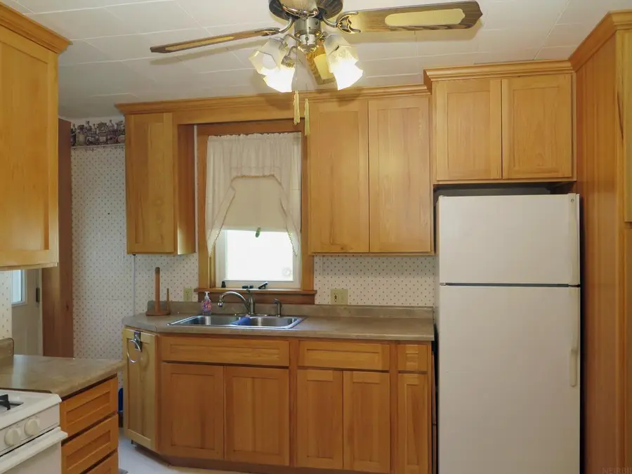 305 S Mill Street, Decorah, IA 52101 - #3