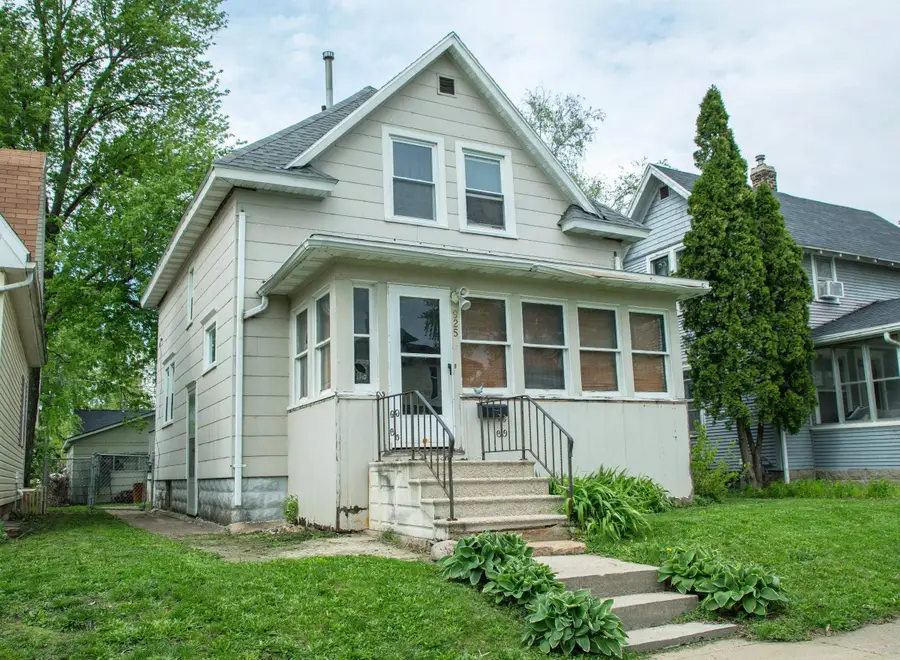 925 Forest Avenue, Waterloo, IA 50702 - #2
