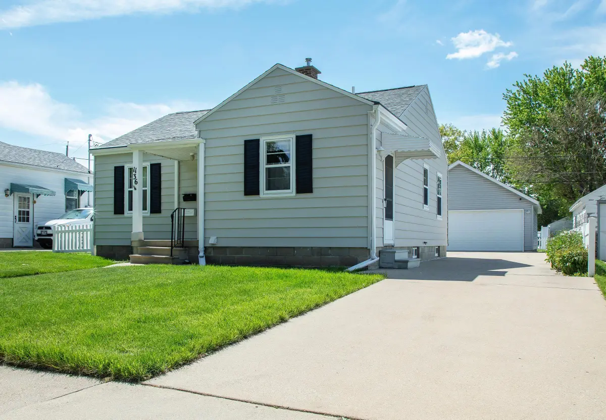 1136 Cornwall Ave, Waterloo, IA 50702 - #1